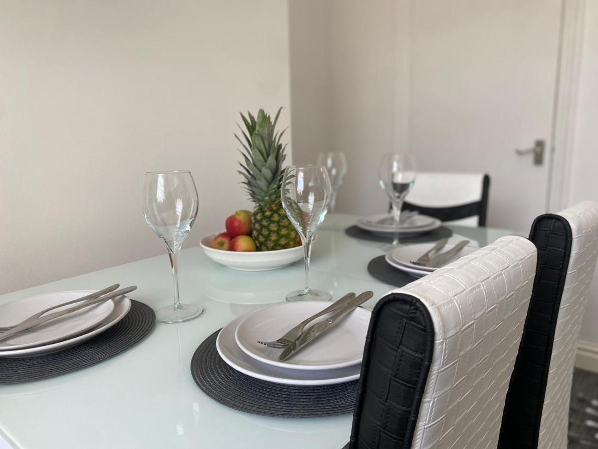 Cosy Cheerful 2 Bedrooms Near Piccadilly, Etihad Stadium Sleeps Up To 5 マンチェスター エクステリア 写真
